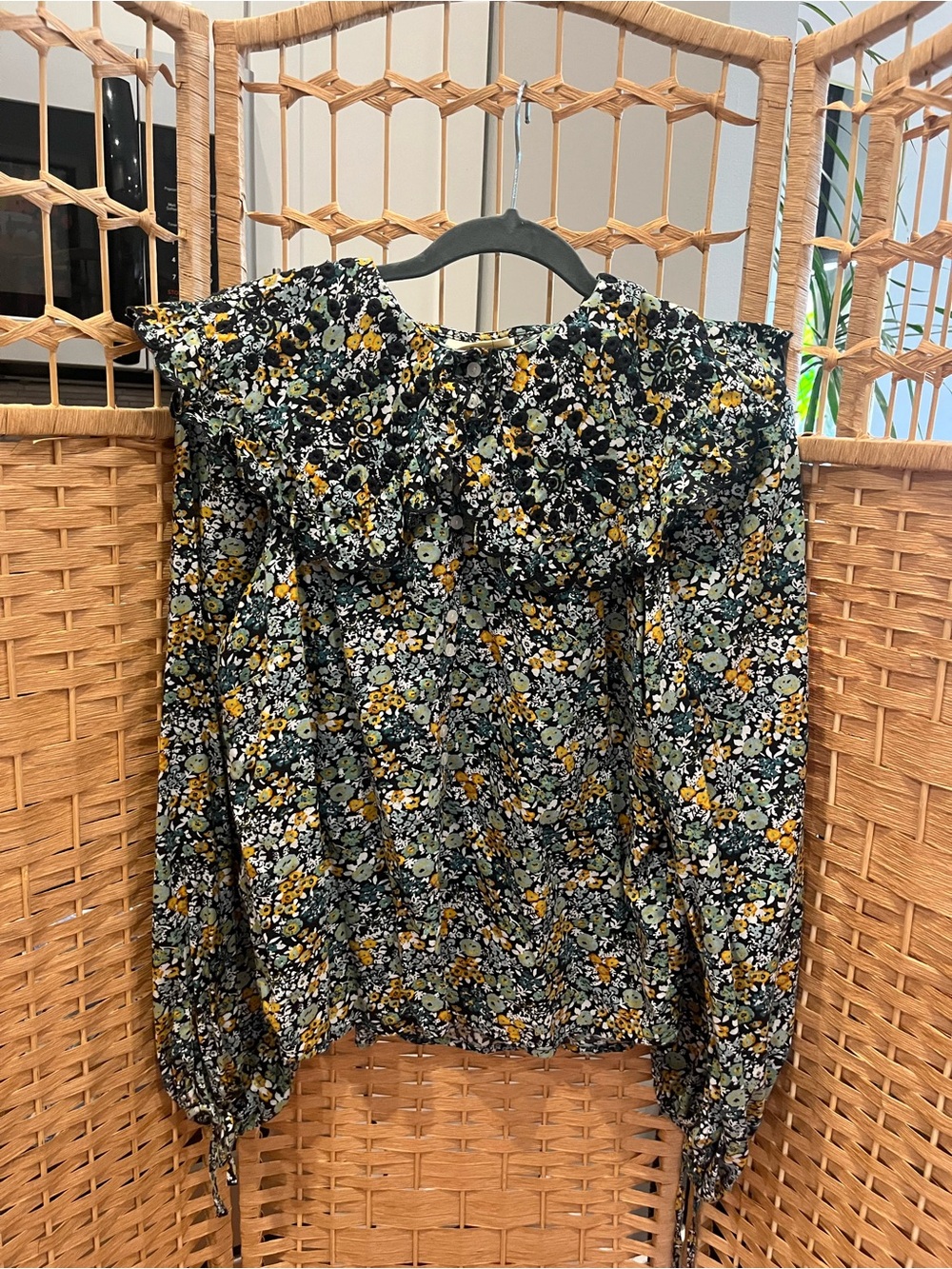 Universal Thread Size L Floral Accent Collar Peter Pan Blouse Floral Print